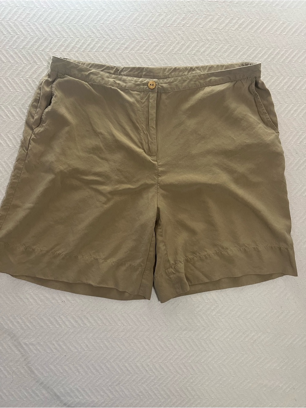 J. Jill Olive-Tan High-Rise Casual Shorts 100% silk M